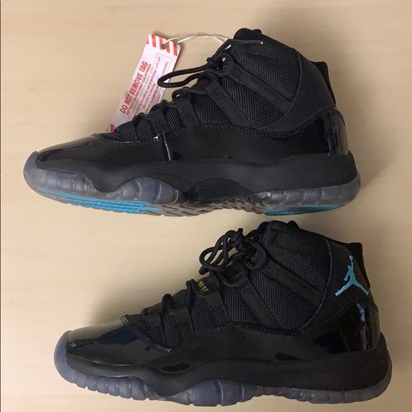 Air Jordan 11 Retro (GS) - Picture 2 of 4